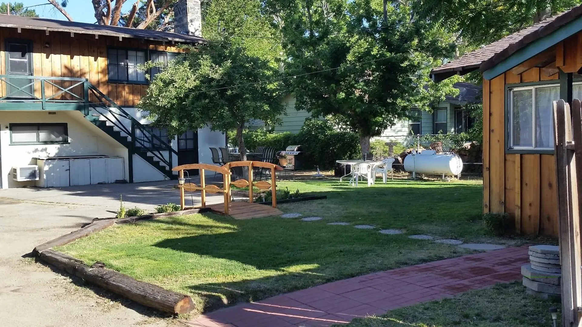 4 Historic Hotels Near Sequoia National Park Worth Booking